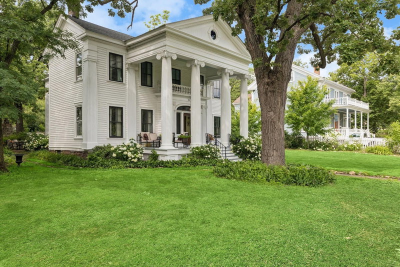 223 Walnut Street - Photo 2