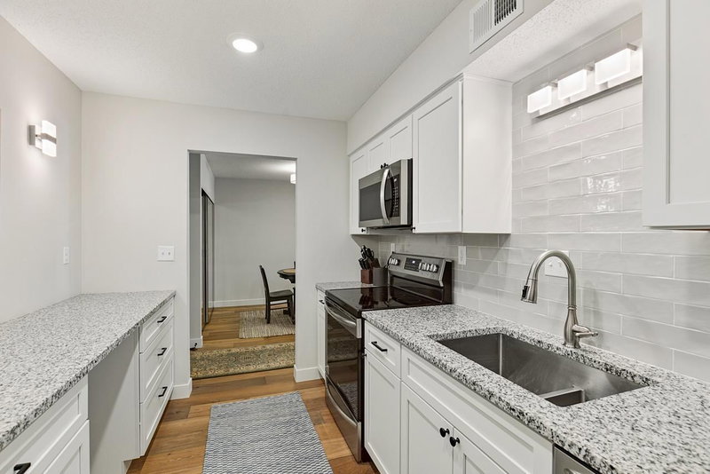 6328 Barrie Road #3K - Photo 5