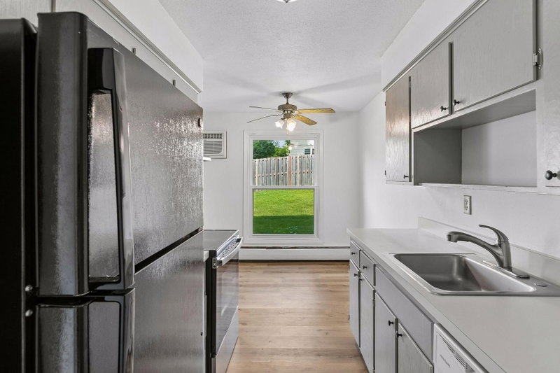 911 7th Street S #3 - Photo 11