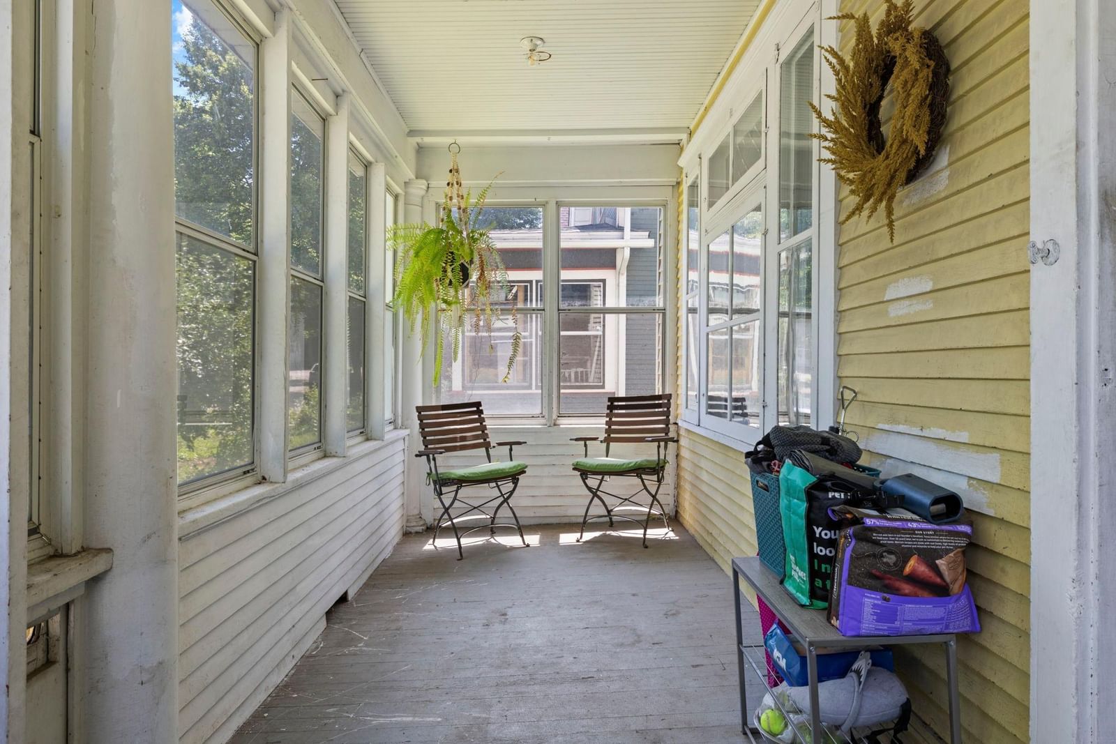 553 Manomin Avenue