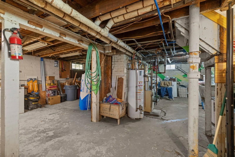 553 Manomin Avenue - Photo 37