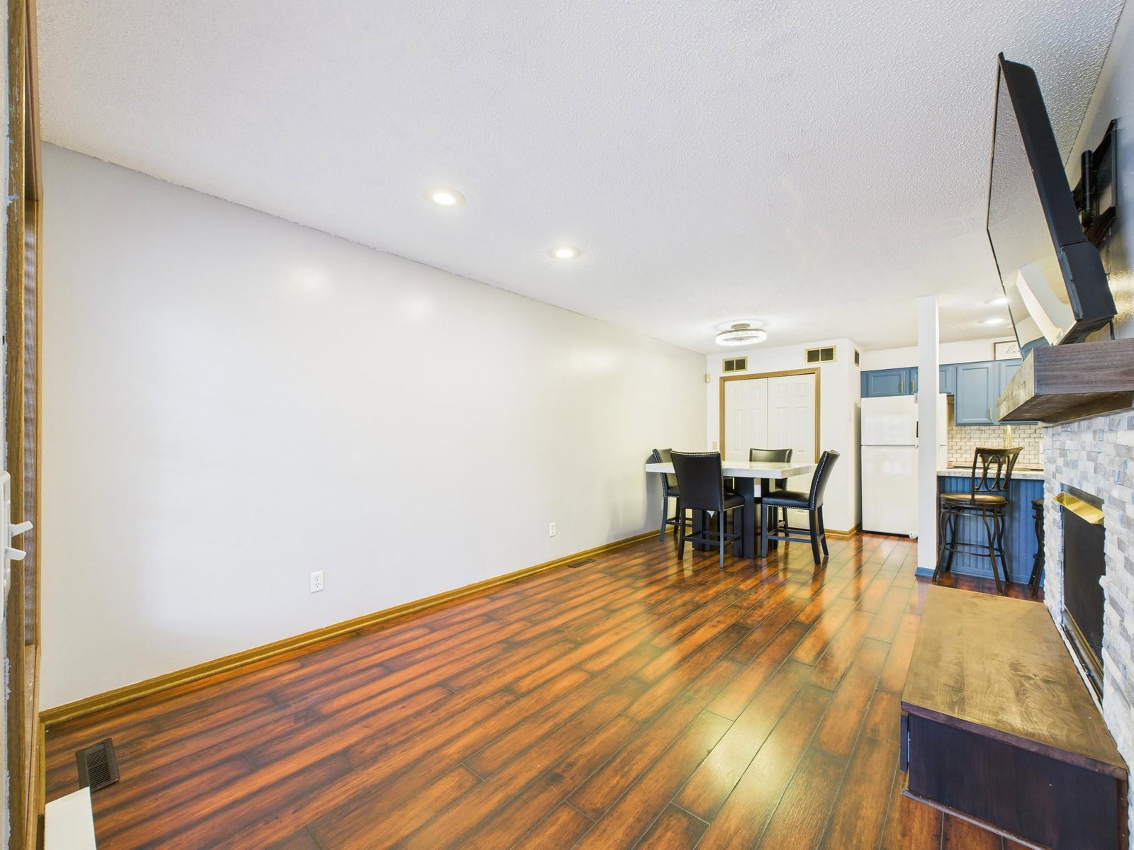 1853 Riverwood Drive #4
