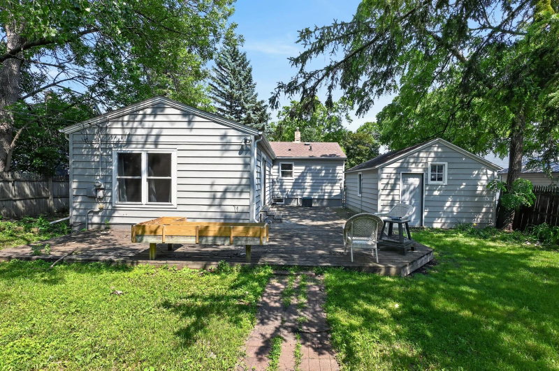 1408 Elm Street - Photo 2