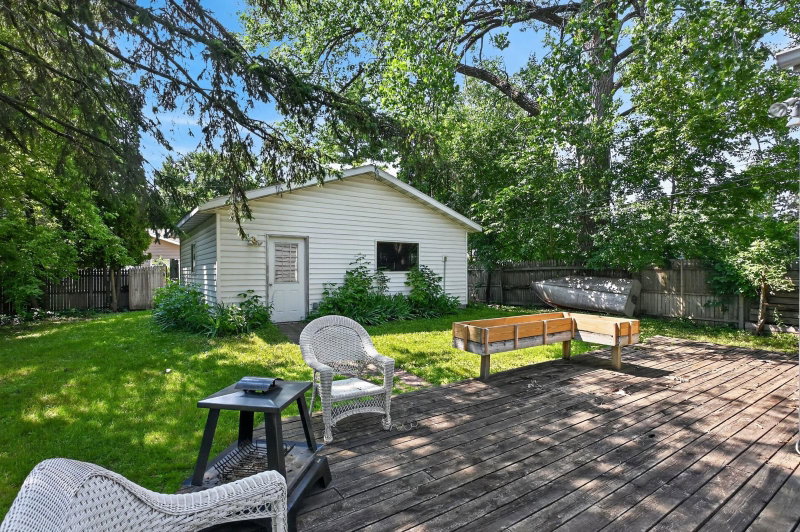 1408 Elm Street - Photo 3