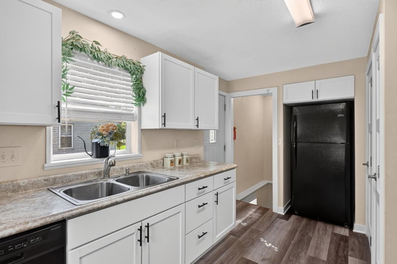 1408 Elm Street - Photo 8