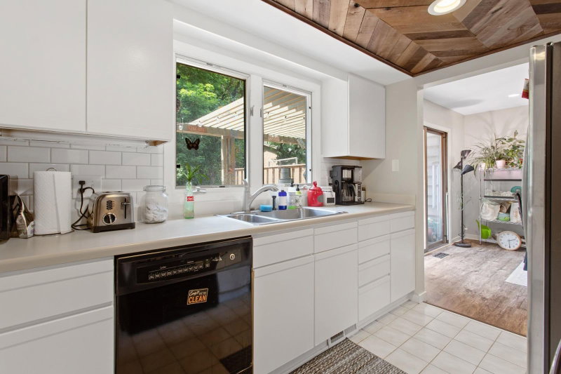 58 Walden Street - Photo 4