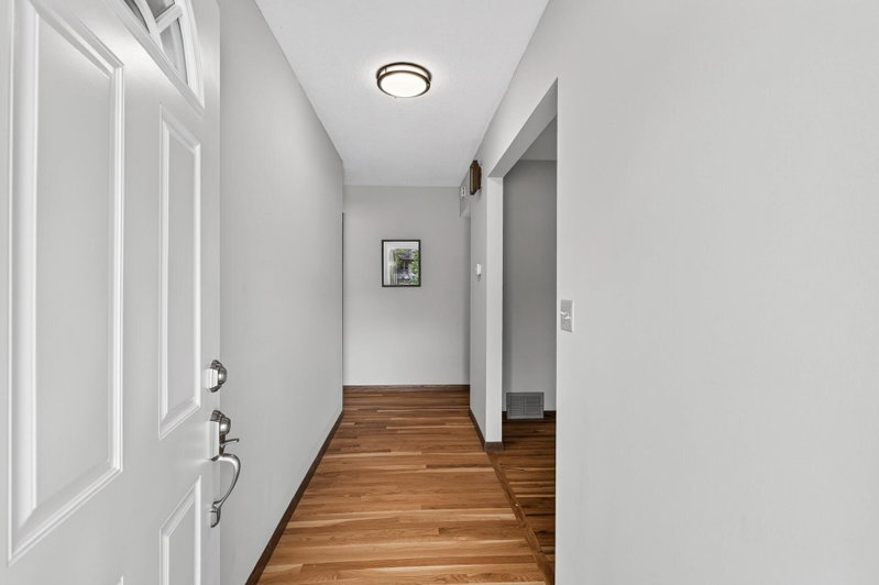 13769 Fairlawn Avenue - Photo 11