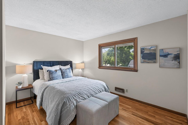 13769 Fairlawn Avenue - Photo 7