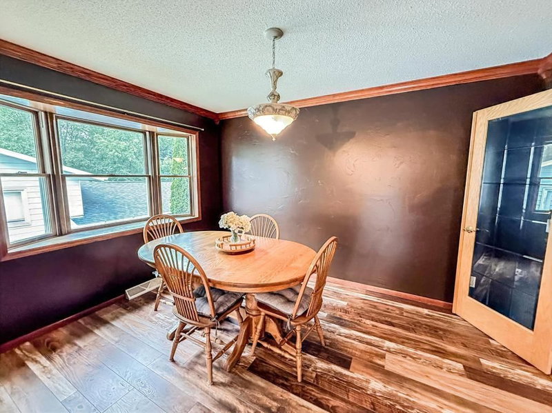 336 9 1/2 Street N - Photo 22