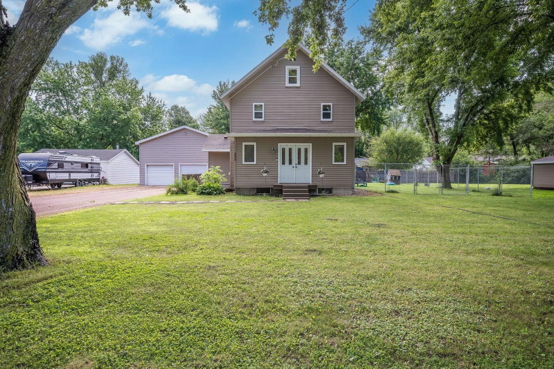 503 Central Avenue S - Photo 2