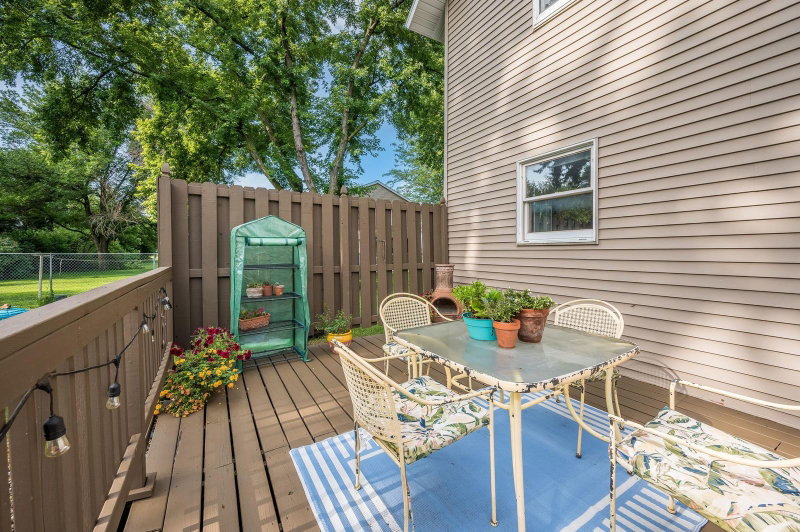 503 Central Avenue S - Photo 9