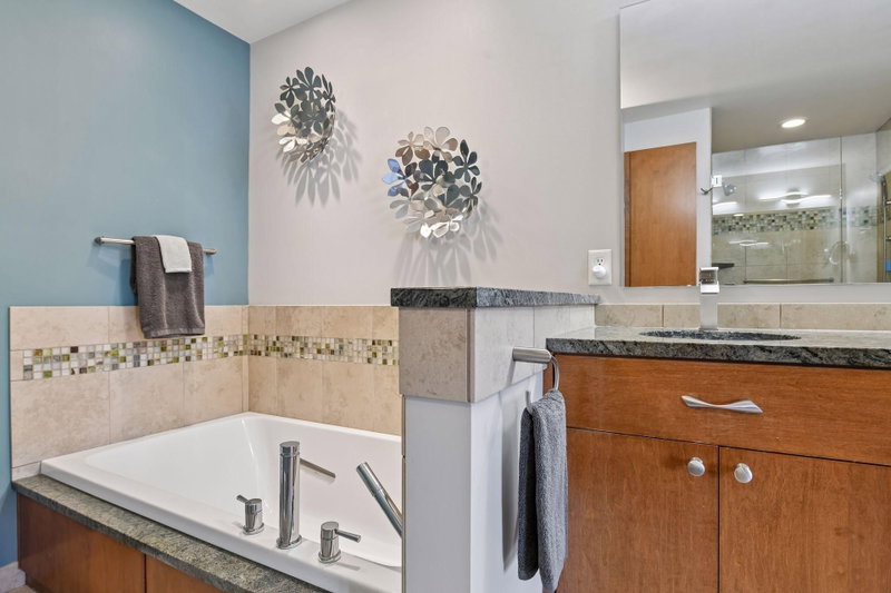 3433 Saint Louis Avenue - Photo 21
