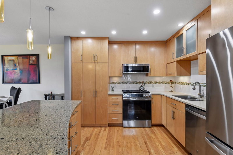 3433 Saint Louis Avenue - Photo 10