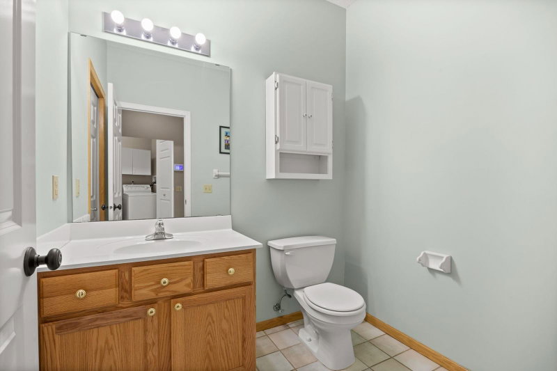 401 Hickory Lane N - Photo 13