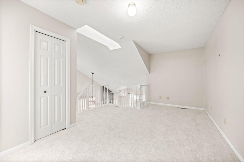 401 Hickory Lane N - Photo 14