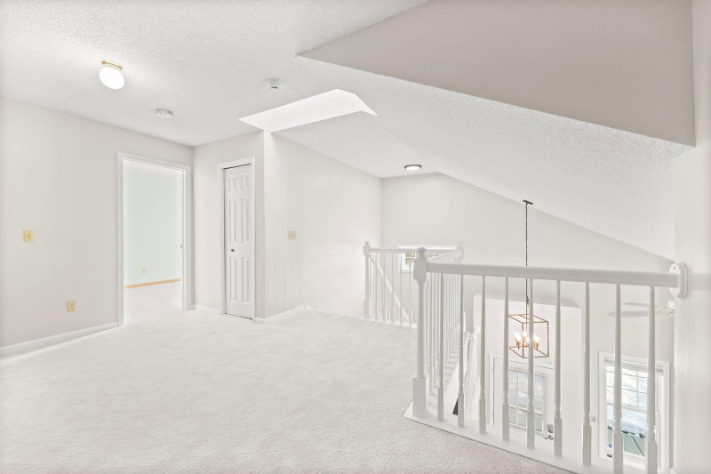 401 Hickory Lane N - Photo 15