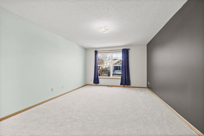 401 Hickory Lane N - Photo 18