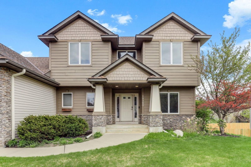10360 Quail Avenue N - Photo 2