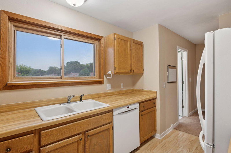 1603 Raindrop Drive - Photo 11