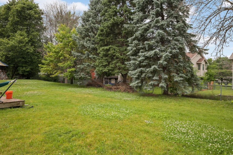 2432 Henslow Court N - Photo 28