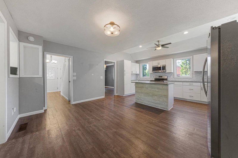 108 1st Avenue NW - Photo 12