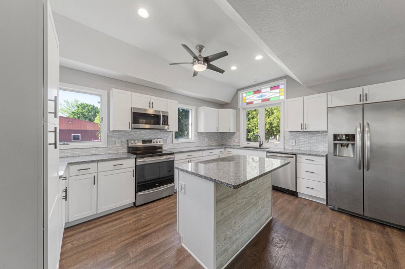 108 1st Avenue NW - Photo 13