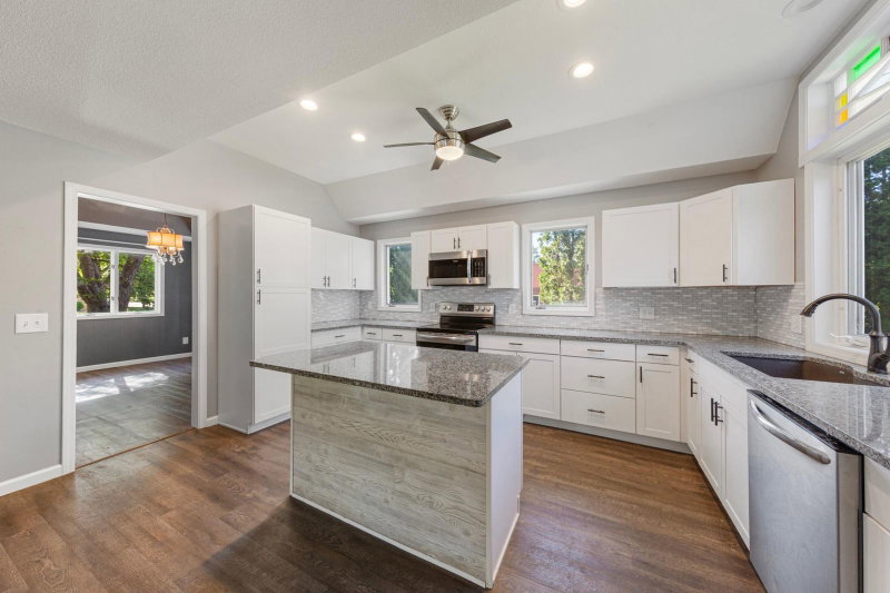 108 1st Avenue NW - Photo 15