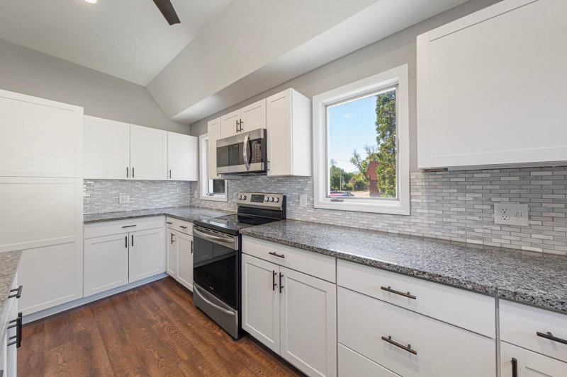 108 1st Avenue NW - Photo 17
