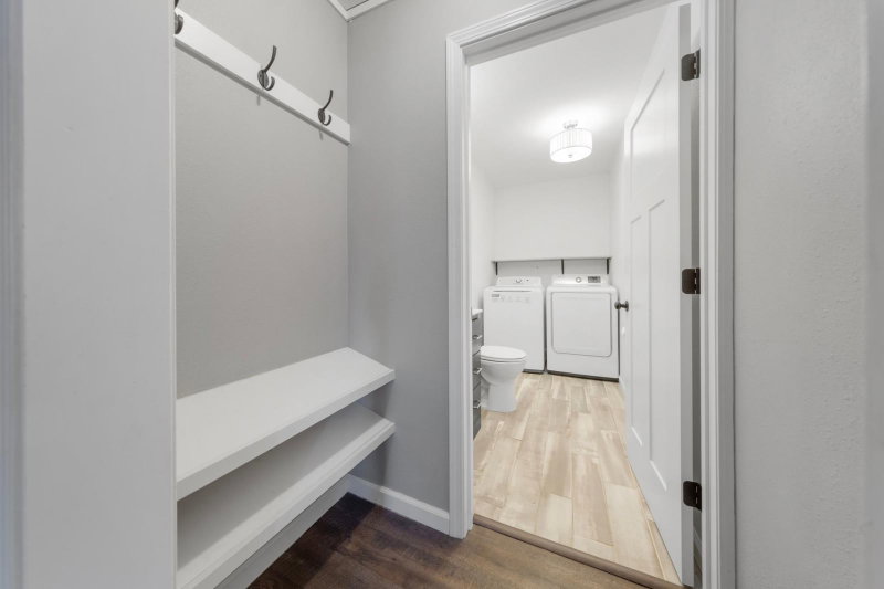 108 1st Avenue NW - Photo 20