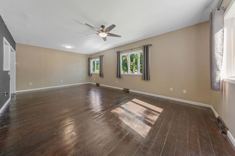 108 1st Avenue NW - Photo 7