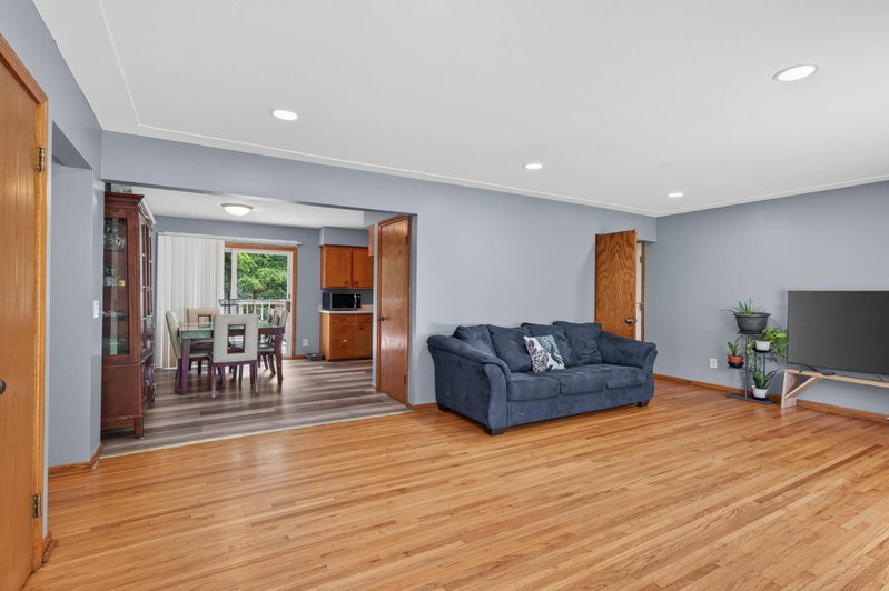 6911 E River Road NE - Photo 5