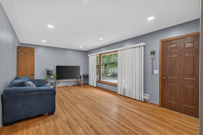 6911 E River Road NE - Photo 6