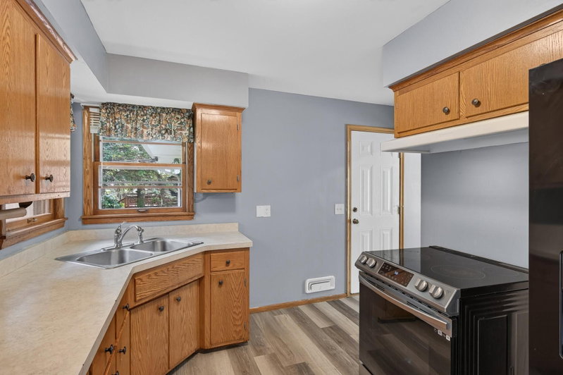 6911 E River Road NE - Photo 9