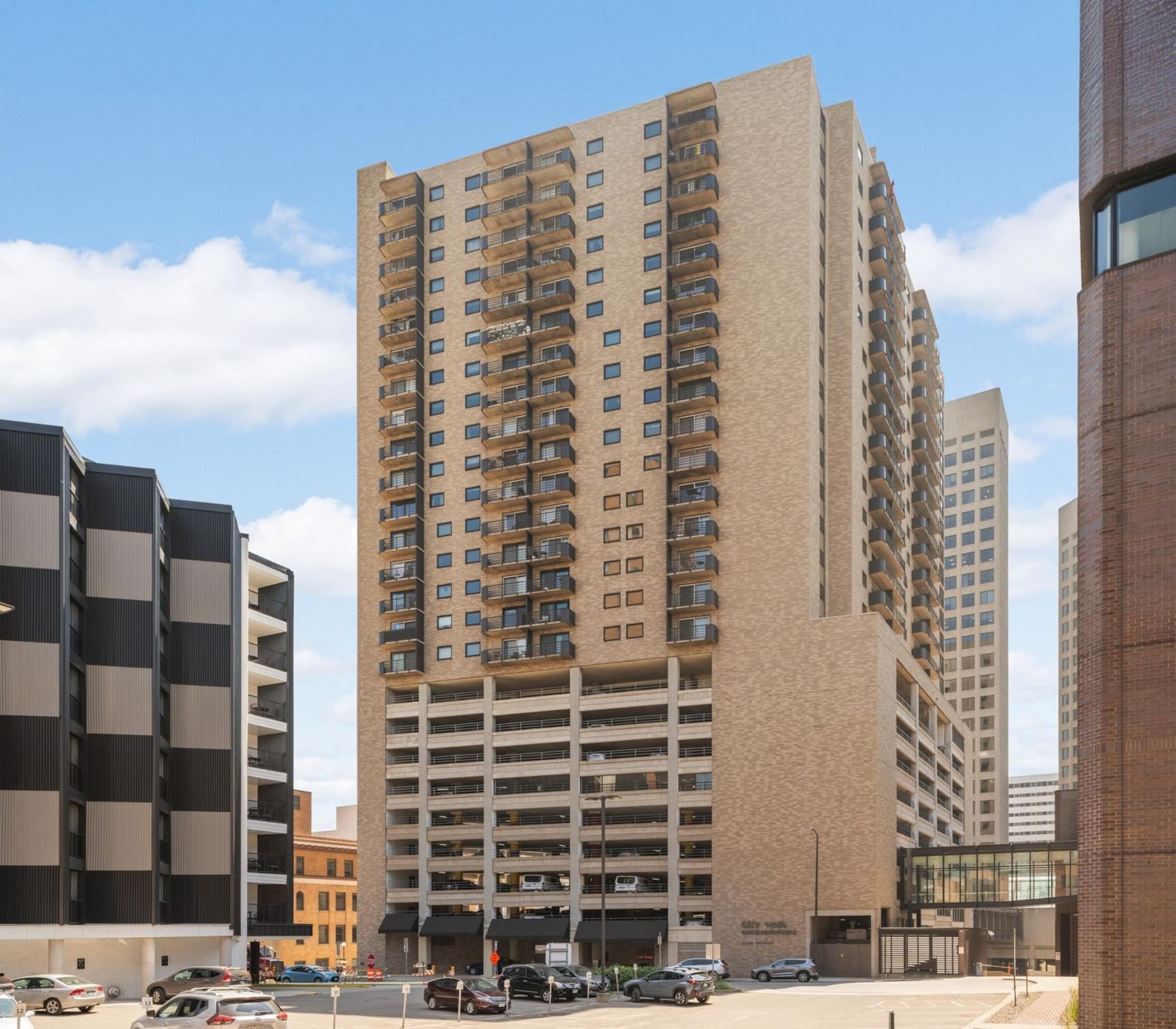 66 9th Street E #1305
