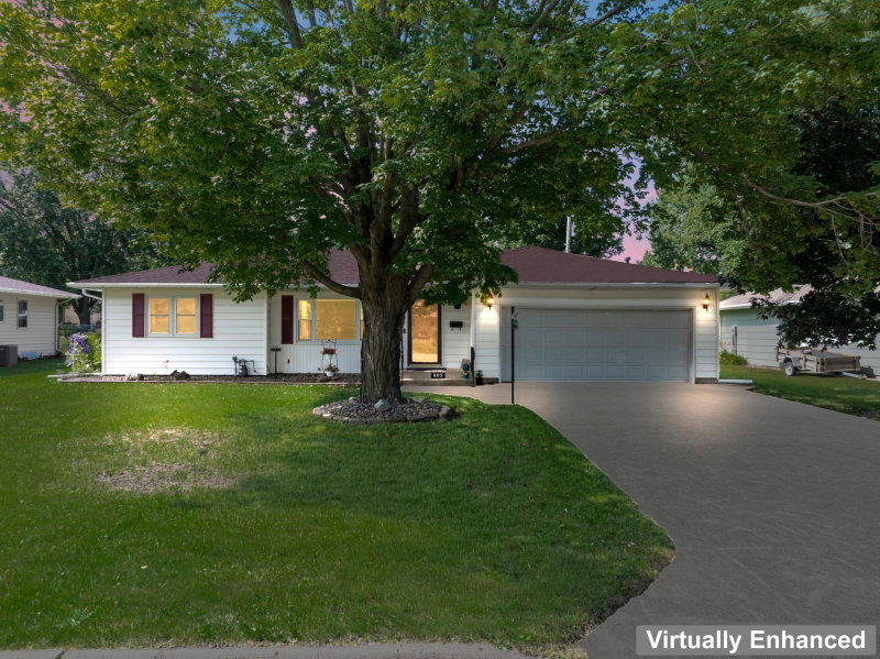 605 14th Street NE - Photo 2