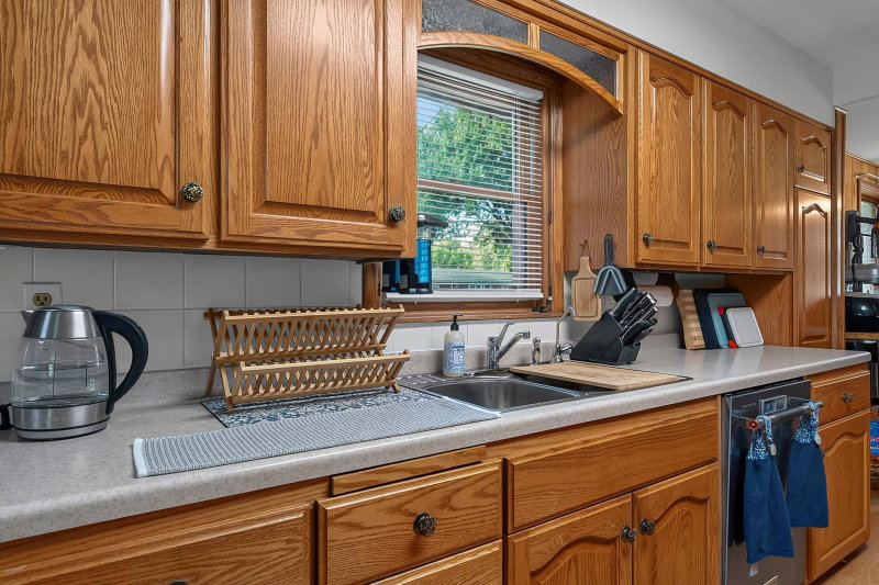 605 14th Street NE - Photo 11