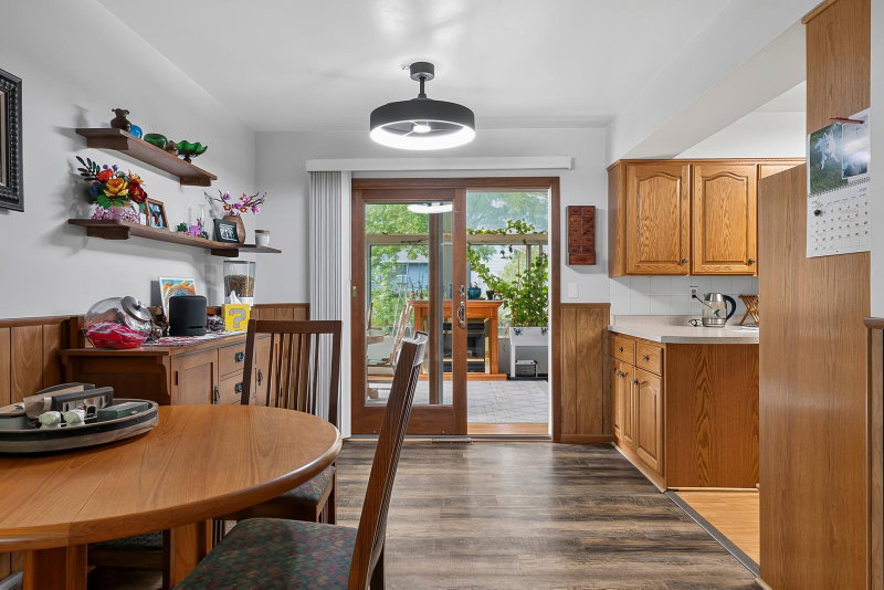 605 14th Street NE - Photo 15