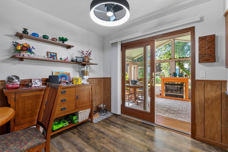 605 14th Street NE - Photo 16
