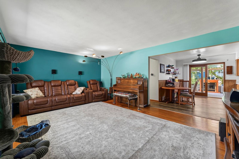 605 14th Street NE - Photo 17