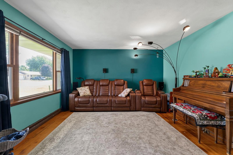 605 14th Street NE - Photo 20