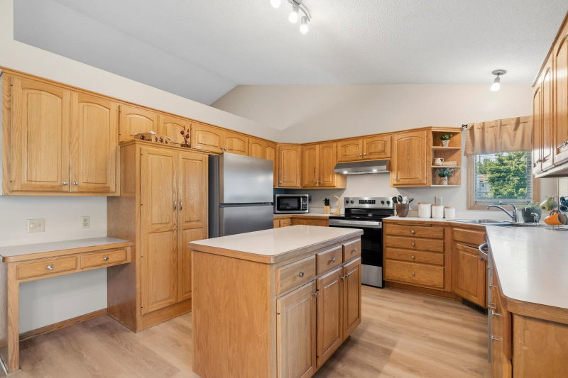 2537 Southcrest Avenue E - Photo 17