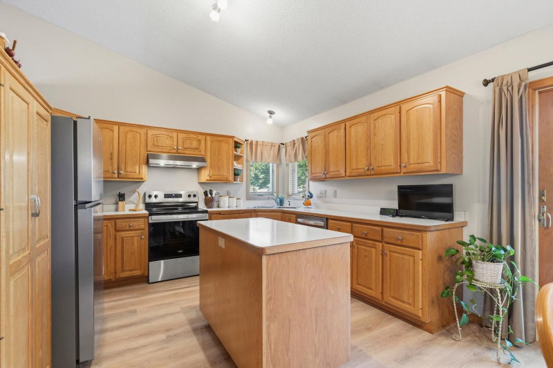 2537 Southcrest Avenue E - Photo 18