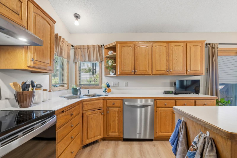 2537 Southcrest Avenue E - Photo 20