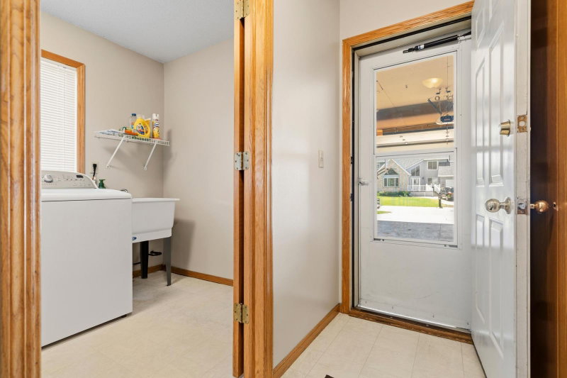2537 Southcrest Avenue E - Photo 22