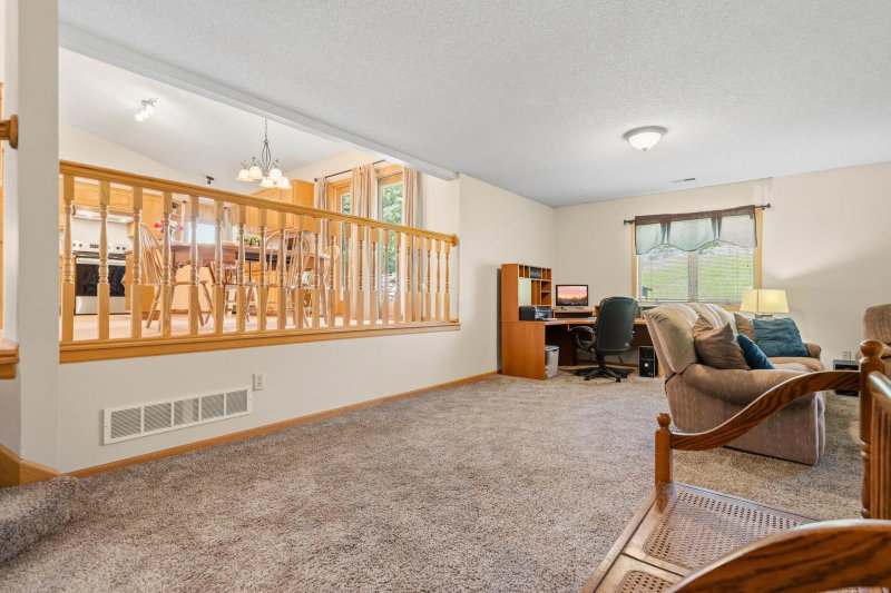 2537 Southcrest Avenue E - Photo 26