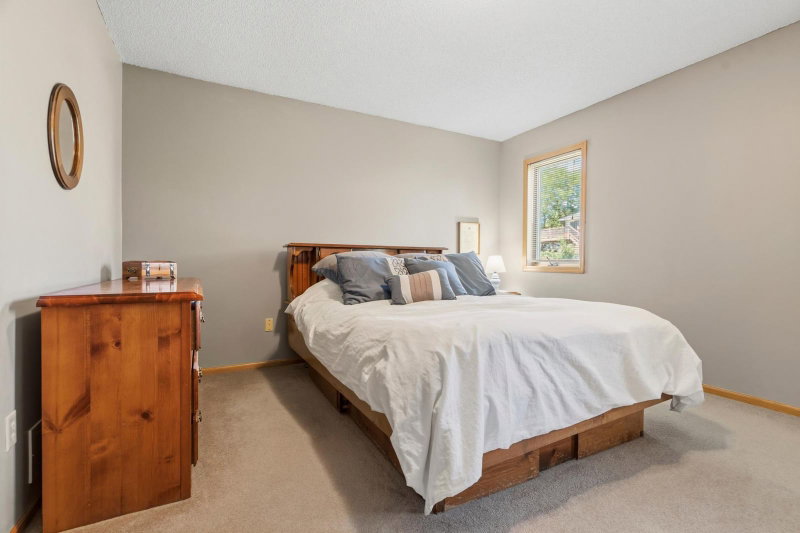 2537 Southcrest Avenue E - Photo 32