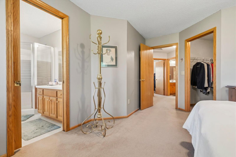 2537 Southcrest Avenue E - Photo 33