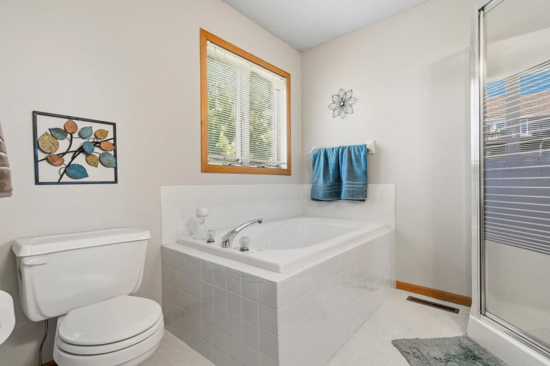 2537 Southcrest Avenue E - Photo 35