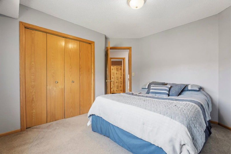 2537 Southcrest Avenue E - Photo 37