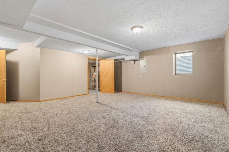 2537 Southcrest Avenue E - Photo 42